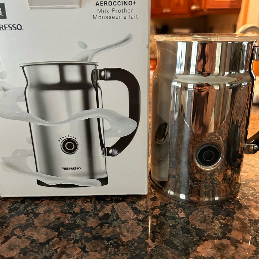 Nespresso 3192-US Aeroccino Plus Milk Frother used one time - Picture 2 of 4